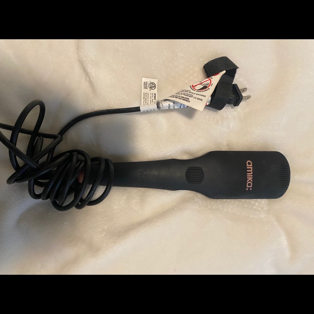 Amika hot brush